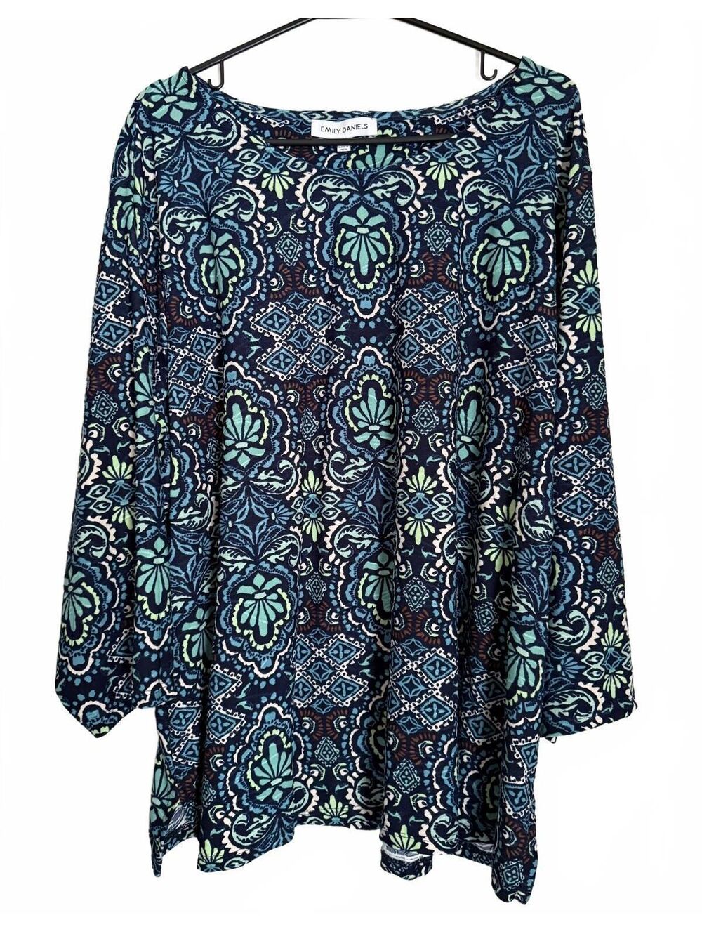 Emily Daniels Women's Shirt Top Size 3X Blue Soft Abstract Polyester Stretch